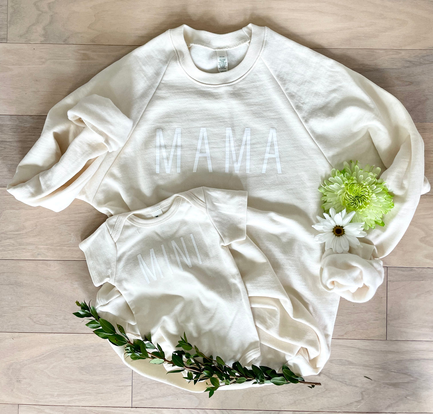 MAMA Raglan Crew Neck Sweatshirt